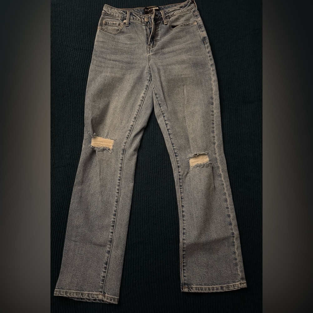 Fashion Nova knee ripped jeans
